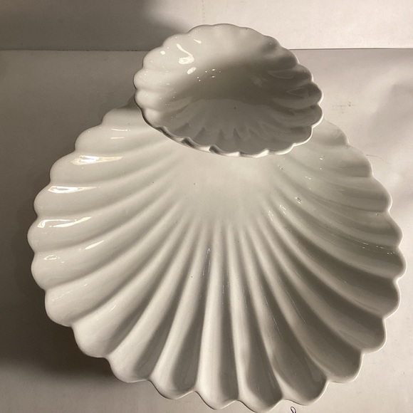 Porcelain clamshell server,made in Italy - Picture 2 of 4